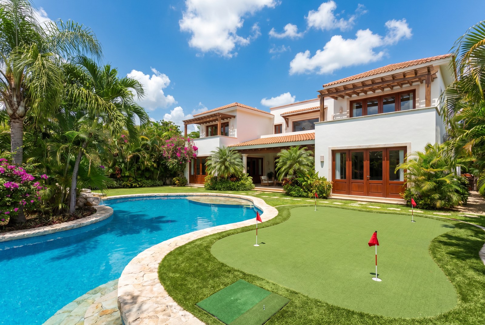 Putting green grande tipo Estate en residencia premium de Mérida Yucatán